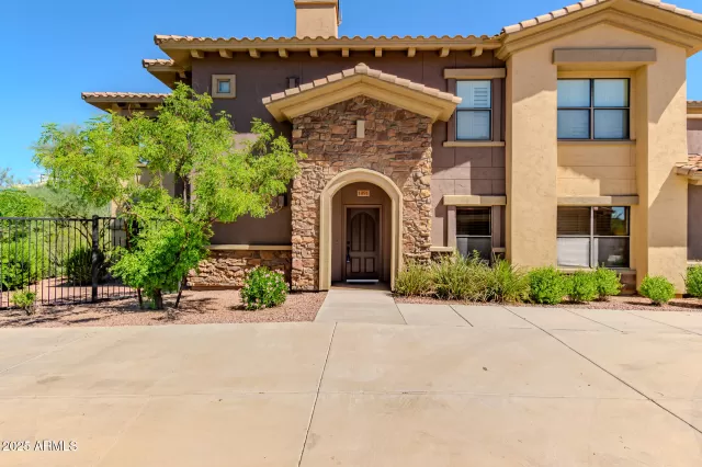 MLS: 6927142 Condo For Sale