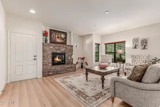 Photo #4: 6927142 Listing 