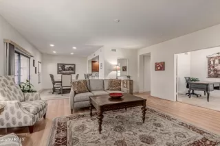 Photo #6: 6927142 Listing 