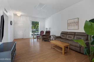 Photo #4: 6927173 Listing 