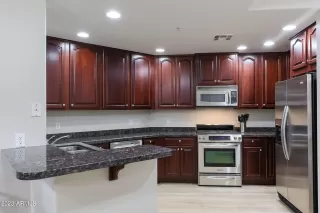 Photo #4: 6927216 Listing 