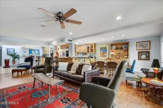 Photo #6: 6927257 Listing 