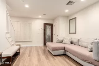 Photo #5: 6927285 Listing 