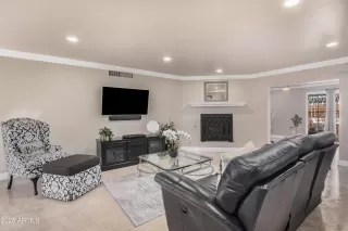 Photo #5: 6927361 Listing 