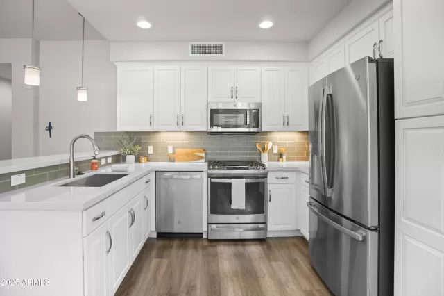 MLS: 6927391 Condo For Sale