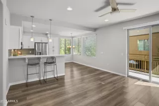 Photo #2: 6927391 Listing 