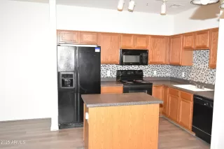 Photo #4: 6927505 Listing 