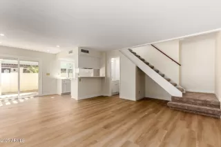 Photo #2: 6927543 Listing