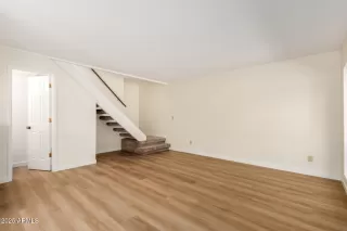 Photo #3: 6927543 Listing