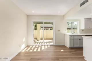 Photo #4: 6927543 Listing