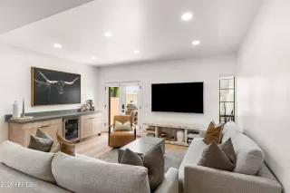 Photo #2: 6927555 Listing 