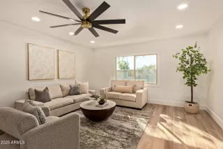 Photo #4: 6927750 Listing 