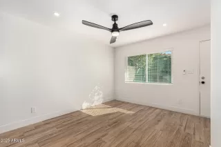 Photo #6: 6927811 Listing 