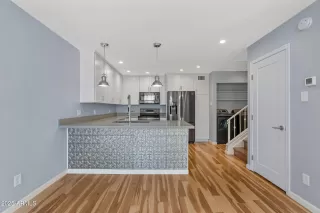 Photo #4: 6927823 Listing 