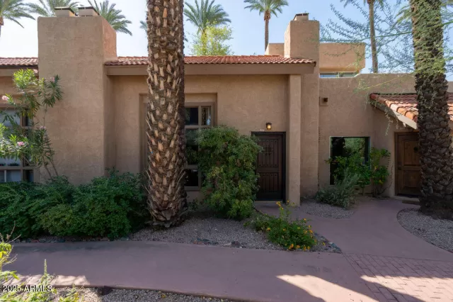 MLS: 6927833 Condo For Sale