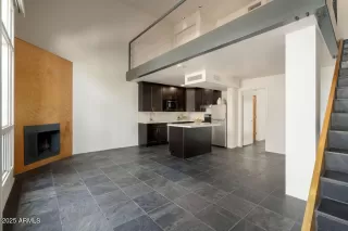 Photo #4: 6927833 Listing