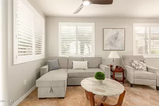 Photo #5: 6927841 Listing