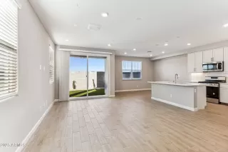 More Details about MLS # 6927898 : 5818 E ZACHARY DRIVE