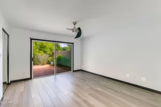 Photo #5: 6927918 Listing