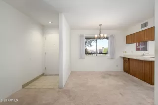 Photo #5: 6927938 Listing 