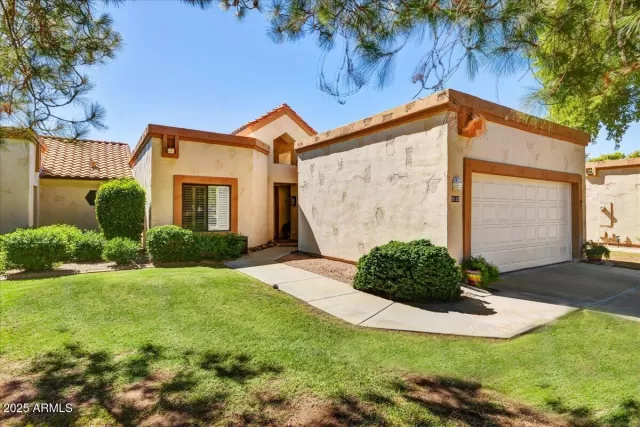 MLS: 6928055 Condo For Sale