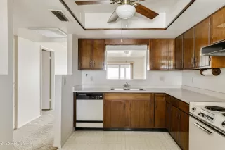 Photo #4: 6928221 Listing