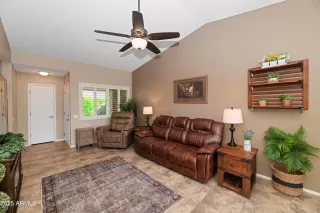 Photo #4: 6928256 Listing 