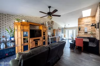 Photo #4: 6928357 Listing 