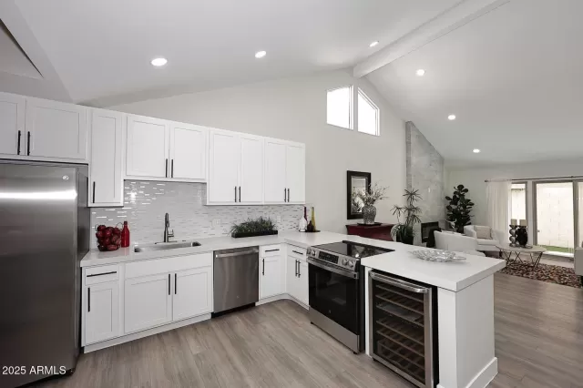 MLS: 6928373 Condo For Sale