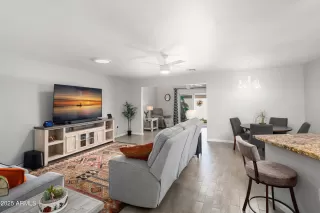 Photo #2: 6928387 Listing 