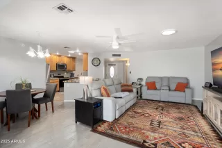 Photo #5: 6928387 Listing 