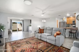 Photo #6: 6928387 Listing 