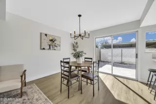 Photo #5: 6928406 Listing 