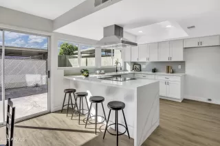 Photo #6: 6928406 Listing 