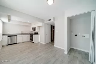 Photo #4: 6928410 Listing 