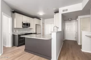 Photo #2: 6928430 Listing 