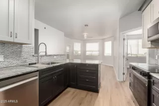 Photo #4: 6928430 Listing 