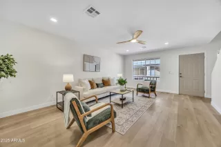 Photo #3: 6928435 Listing