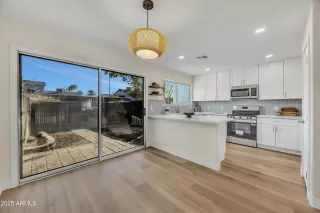 Photo #4: 6928435 Listing