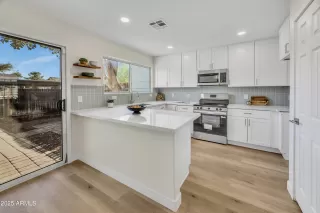 Photo #6: 6928435 Listing