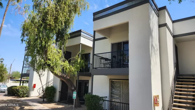 MLS: 6928482 Condo For Sale