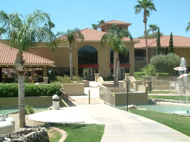 MLS: 6928547 Condo For Sale