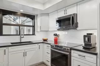 Photo #5: 6928552 Listing 