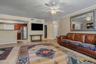 Photo #5: 6928837 Listing 