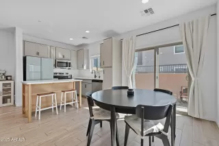 Photo #2: 6929051 Listing 