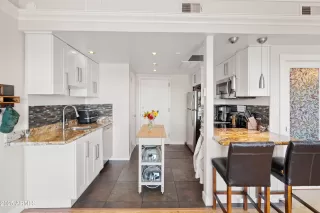 Photo #1: 6929115 Listing 