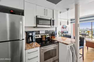 Photo #3: 6929115 Listing 