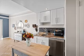 Photo #4: 6929115 Listing 