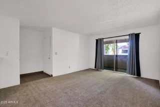 Photo #3: 6929159 Listing