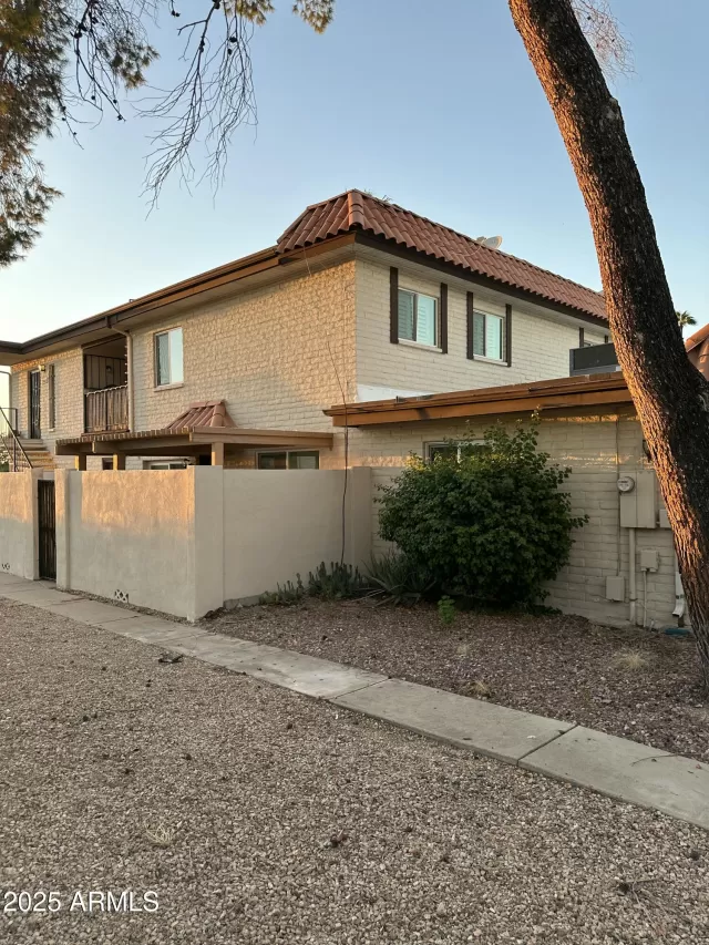 MLS: 6929226 Condo For Sale